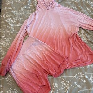 Victoria’s Secret Pink Ombre Hoodie & Shorts Set – Size Medium